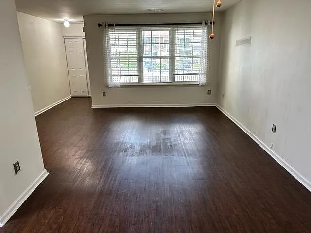 601 Ferris Ln #F1 — Photo 11