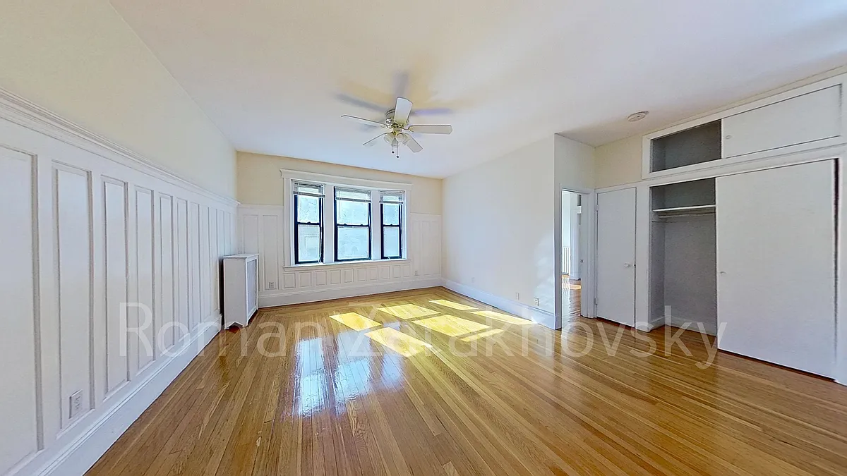 Building Photo - 1482 Beacon St #23