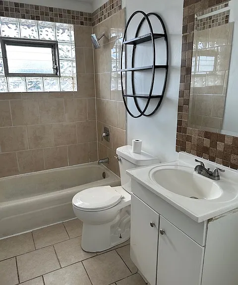 Bathroom Apt 3A