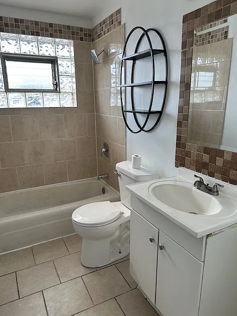 Bathroom Apt 3A