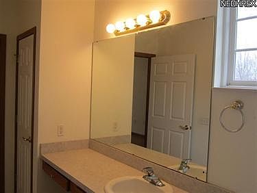 5th image of 2127 Southampton Ln