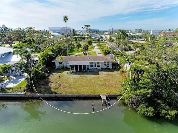 107 Louella Ln, Nokomis, FL 34275