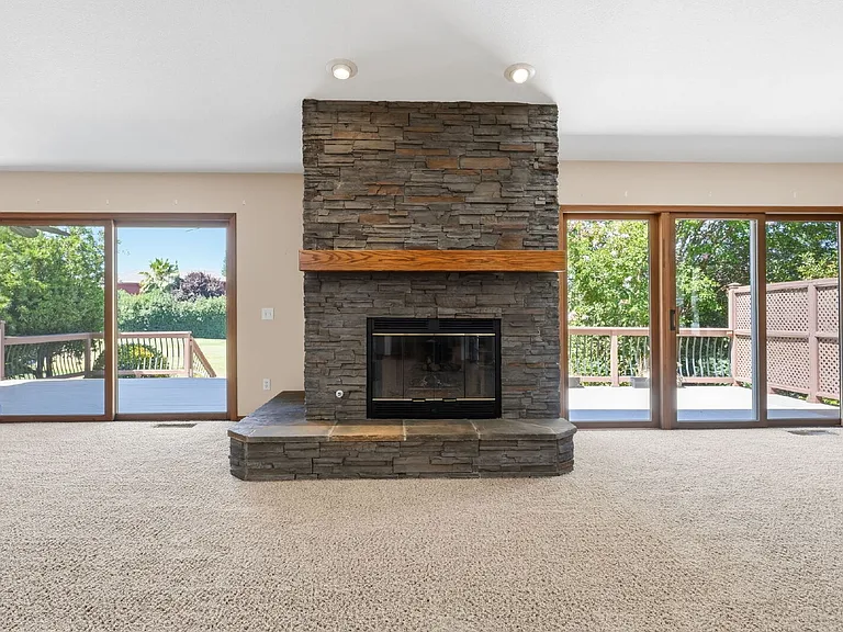 1484 Saint Andrews Dr — Photo 10