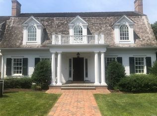 28 Glen Way, Cold Spring Harbor, NY 11724