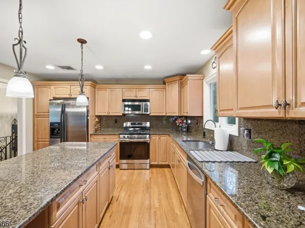 18 Reger Rd, Roxbury Twp., NJ 07876