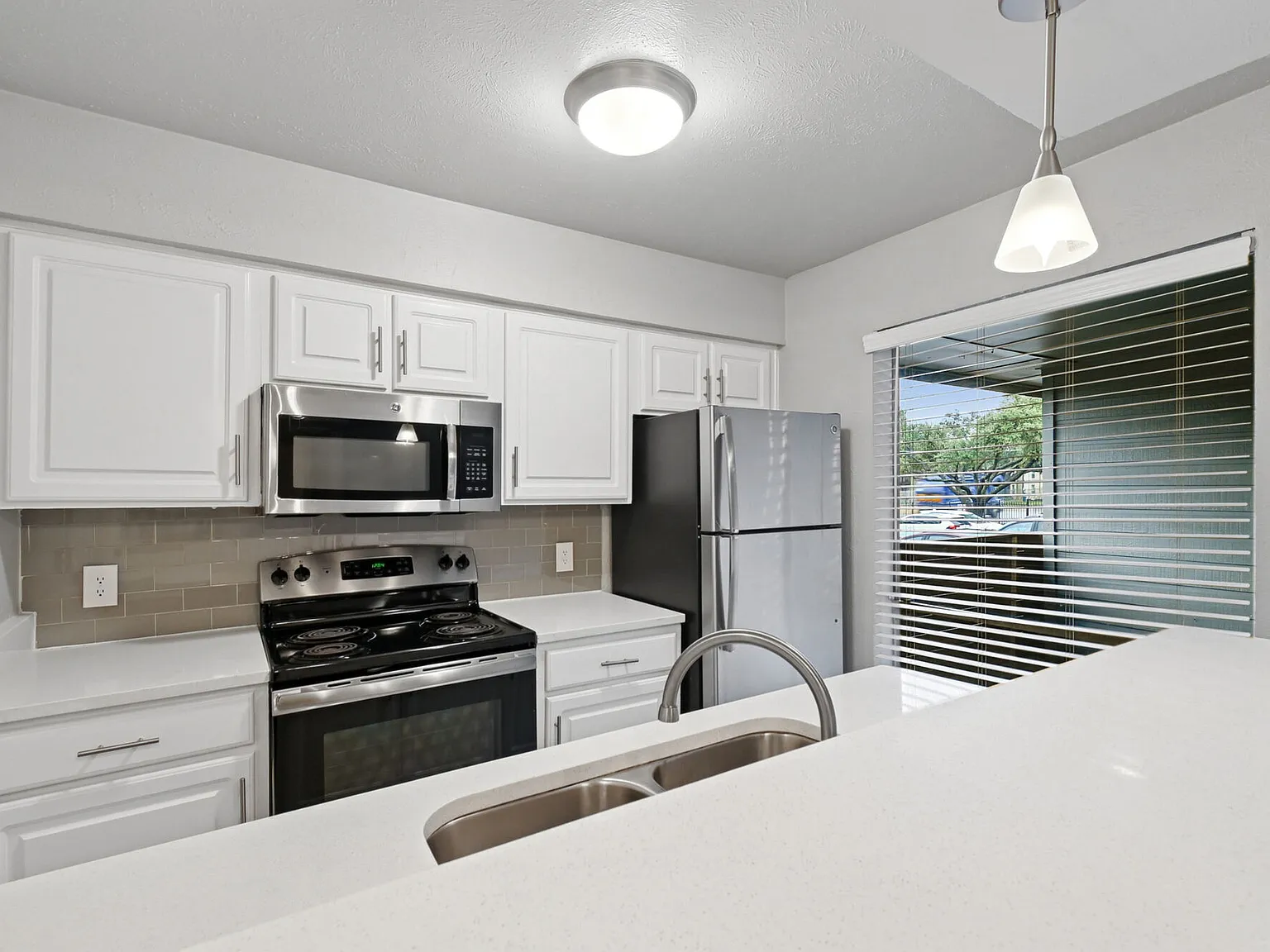 Avondale Parc @ Bellmar — Photo 2