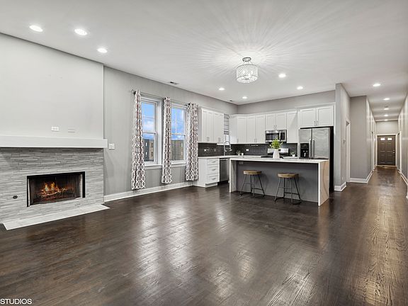 3rd image of 2134 N Natchez Ave APT 3S