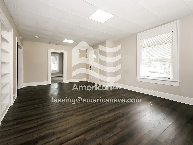 712941_004_wm_-_living_room_13161153.jpg
