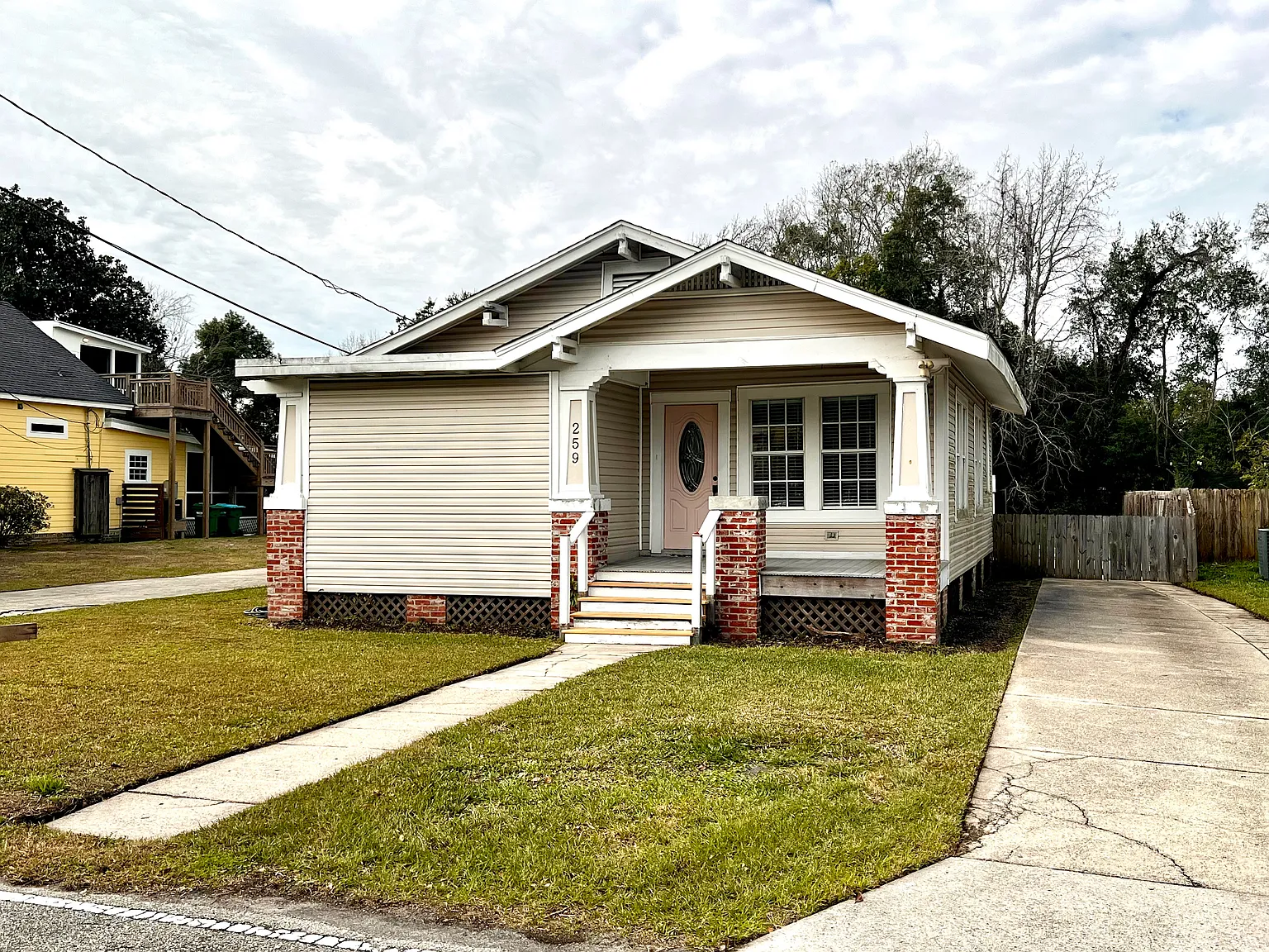 2 bed, 1010 sqft, $1,700 — Photo 1