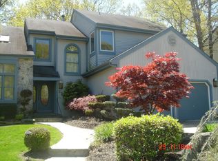 27 Rushwick Rd, Mount Laurel, NJ 08054