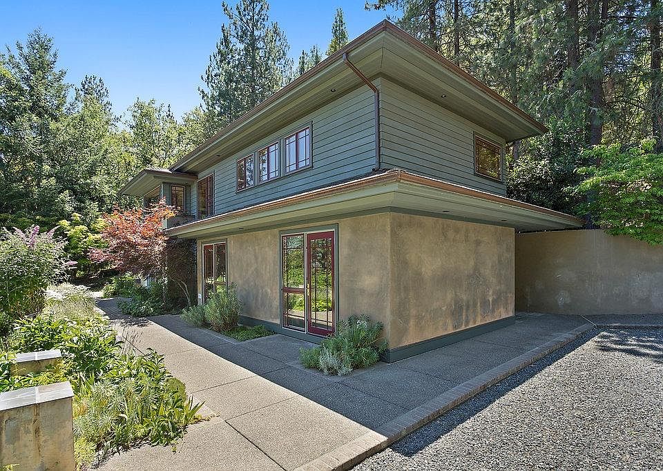 1st image of 525 Scenic Dr