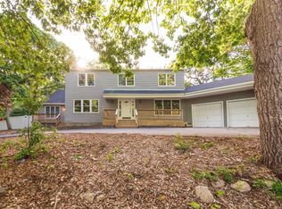 33 Leonard St, Wading River, NY 11792