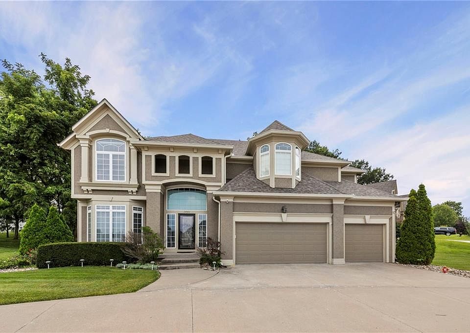 1st image of 1441 NE Daltons Ridge Dr