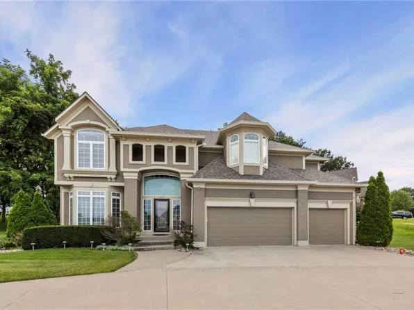 1441 NE Daltons Ridge Dr, Lees Summit, MO 64064