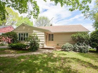 86 Hazelwood Ave, Metuchen, NJ