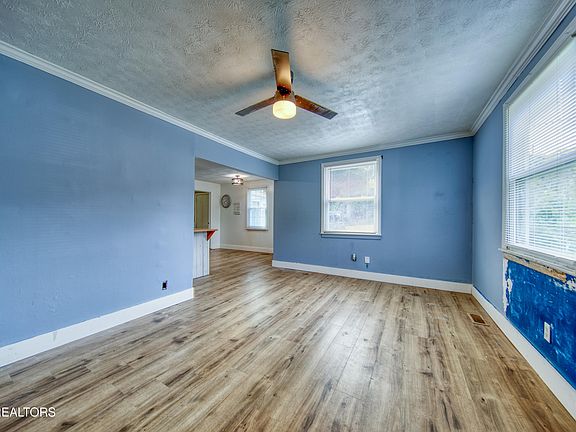 3rd image of 1700 Iroquois St