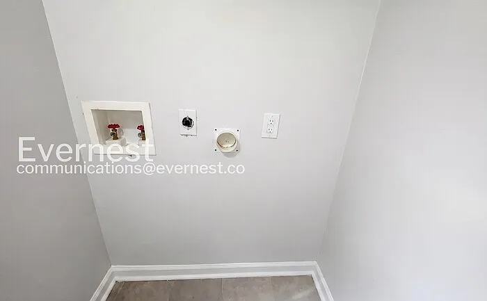 8474 Charleston Dr — Photo 18
