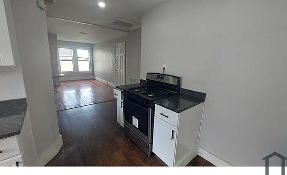 3rd image of 31 Bullard St APT 3