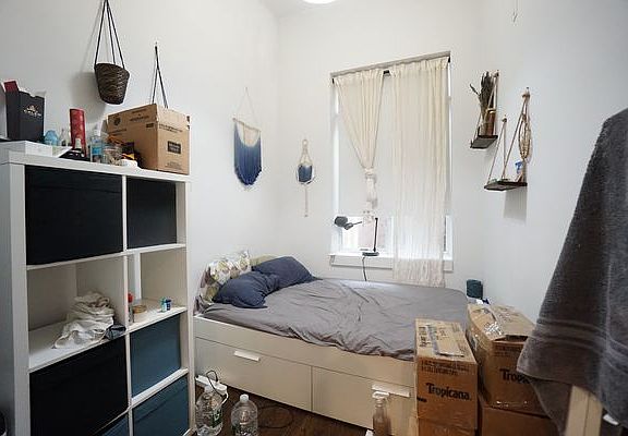 4th image of 313 Wilson Ave #1R