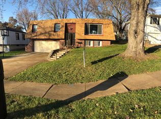 9636 Grand Ave, Omaha, NE 68134