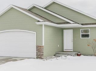 1223 Deer Run Dr NE, Cedar Rapids, IA 52402