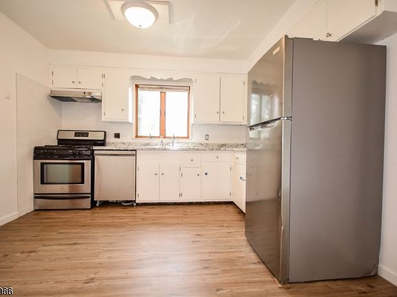 5th image of 20 N 13th St #1