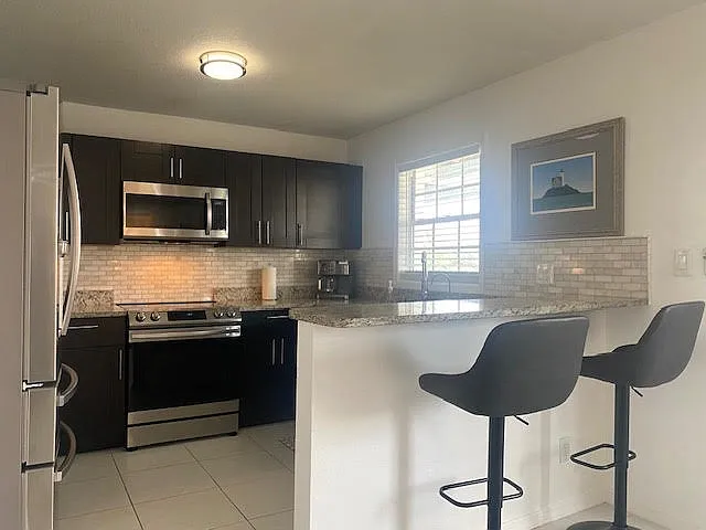 136 Pompano Dr SE #D — Photo 9
