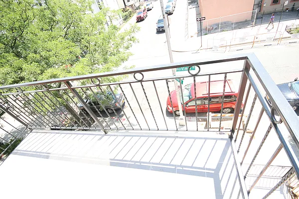 Rented by Makover Group Inc | media 22