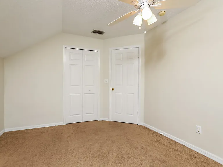 4208 Forest Island Dr — Photo 13