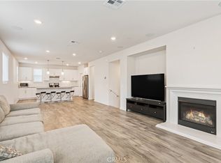 14714 Sherman Way, Van Nuys, CA 91405