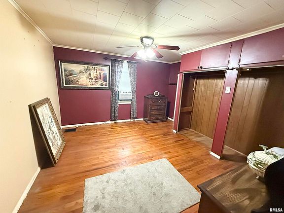 3rd image of 820 S 10th St