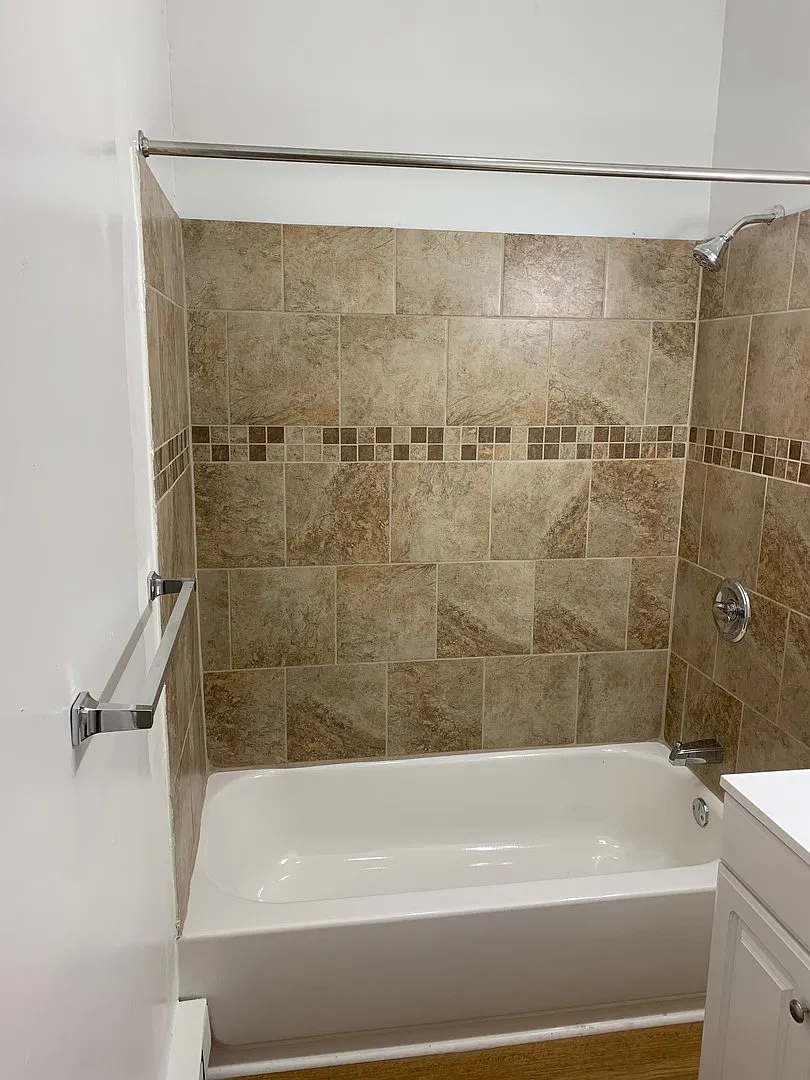 3 Bedroom in Downtown York City, See Video walk through in photos! — Photo 4