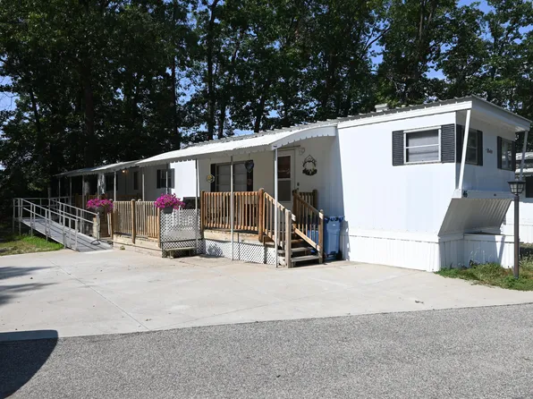 2701 Huizenga St #46, Muskegon, MI 49444