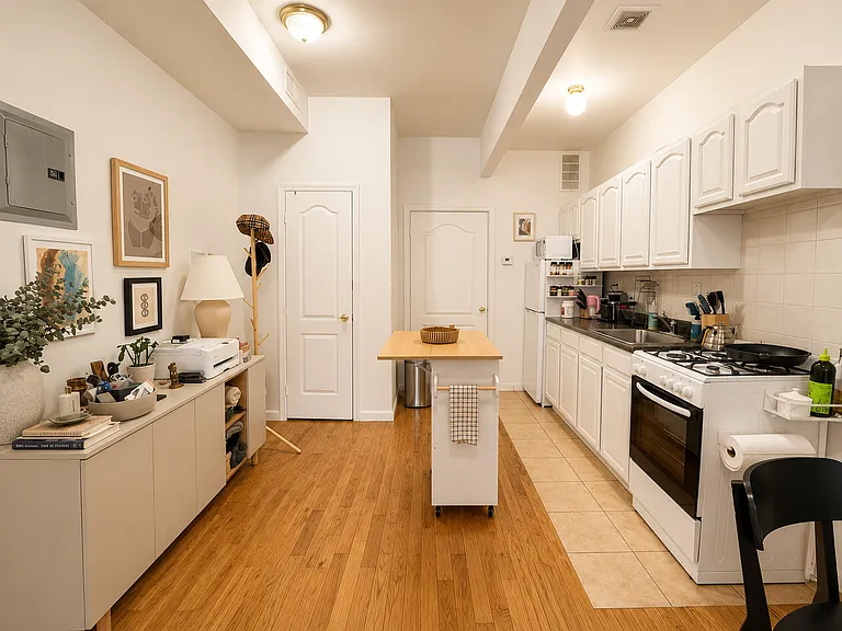 52 W 14th St #5A — Photo 4