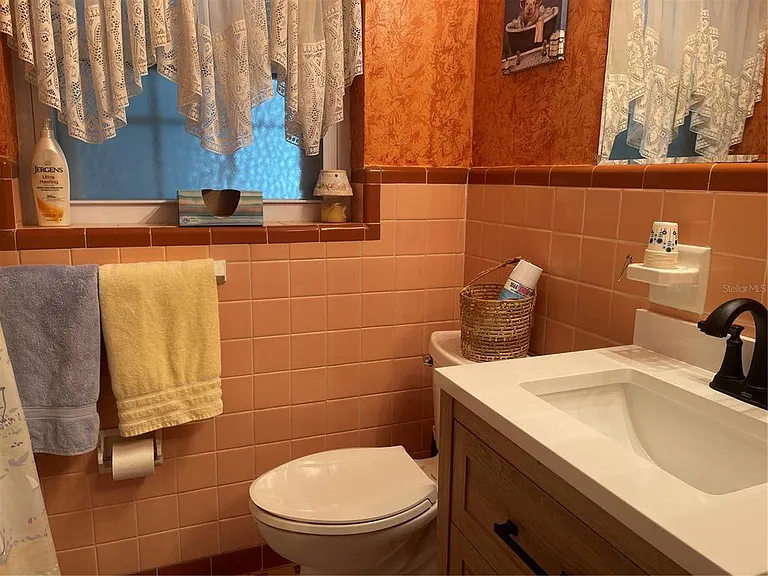 3030 W Helen Ave — Photo 44