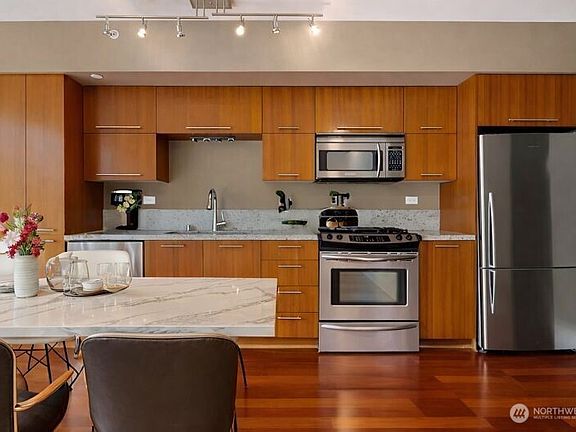 5th image of 2911 2nd Avenue #310