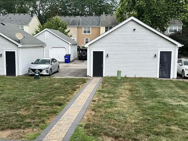 1238 Michigan Ave — Photo 25