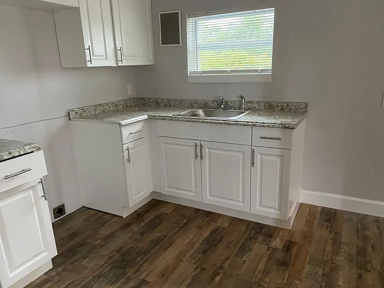 71 Princeton Ave — Photo 3