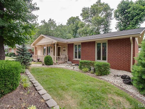 2nd image of 5204 River Aire Dr