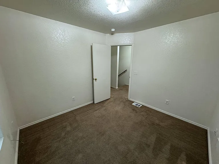 1905 Monte Carlo Ln — Photo 25