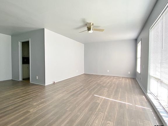 2nd image of 809 N Van Buren Ave
