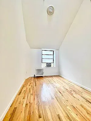 Rented by Oxford Property Group | media 8