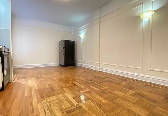 4th image of 60-15 Woodside Ave #2GG