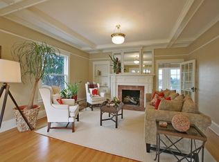 2840 NE Edgehill Pl, Portland, OR 97212