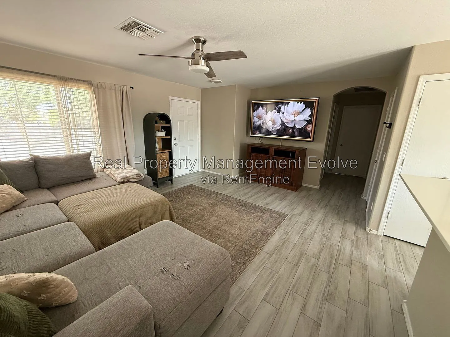 3 bed, 2.0 bath, 1139 sqft, $1,750 — Photo 3
