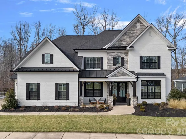 18401 Doves Crest Rd, Cornelius, NC 28031