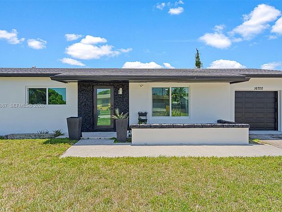 4th image of 16700 SW 102nd Pl