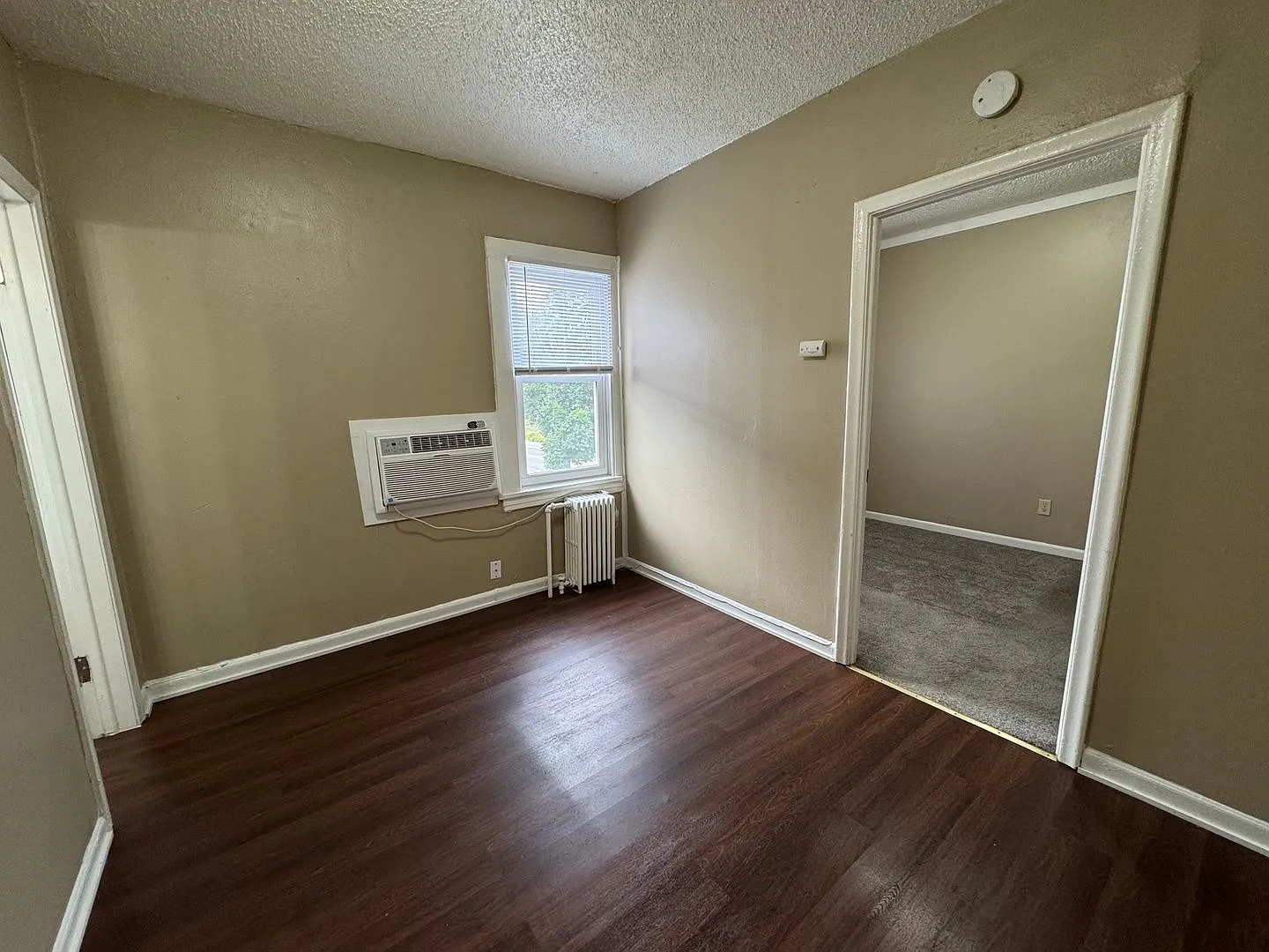 1332 Minnehaha Ave W — Photo 3