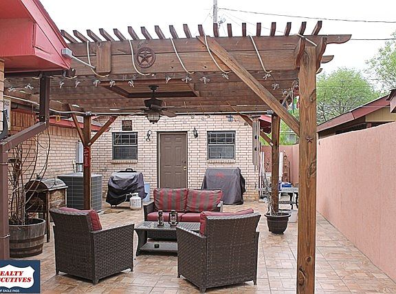 3rd image of 1334 Paseo De Encinal Dr
