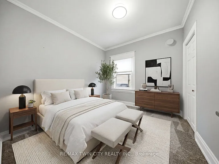 76 N Grey St E — Photo 21